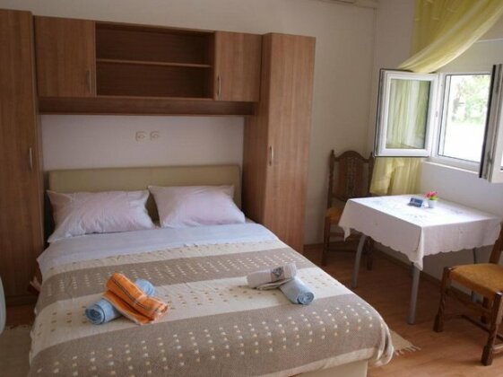 Angela's Apartments - Photo4