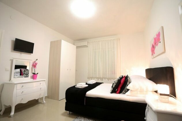 Central Square Guest House - Photo4