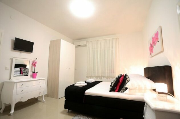 Central Square Guest House - Photo4