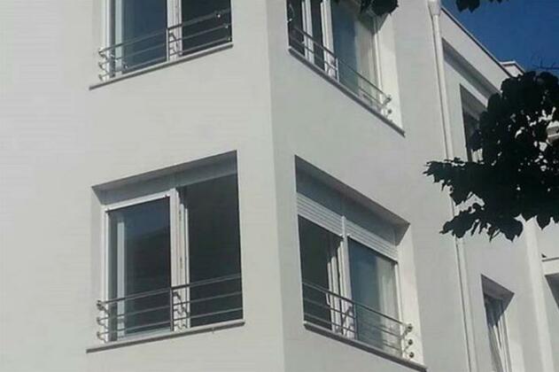  Photo 2