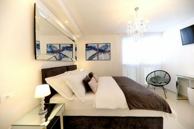 KIKO Luxury Accommodation - Photo2