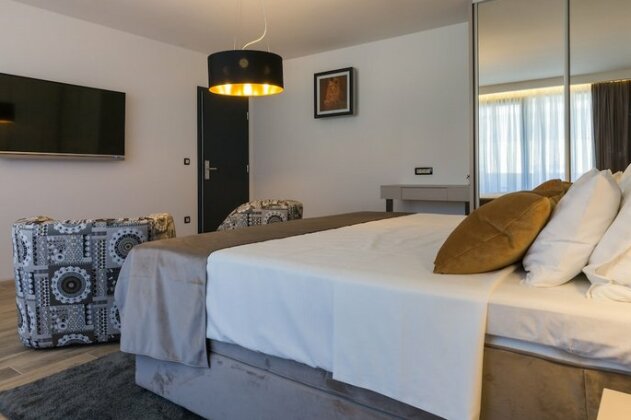 Mirabilis Residence - Photo3