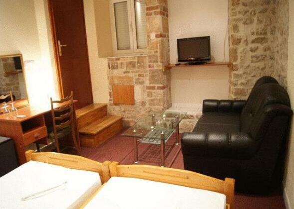 Rog Dogg Rooms - Photo2