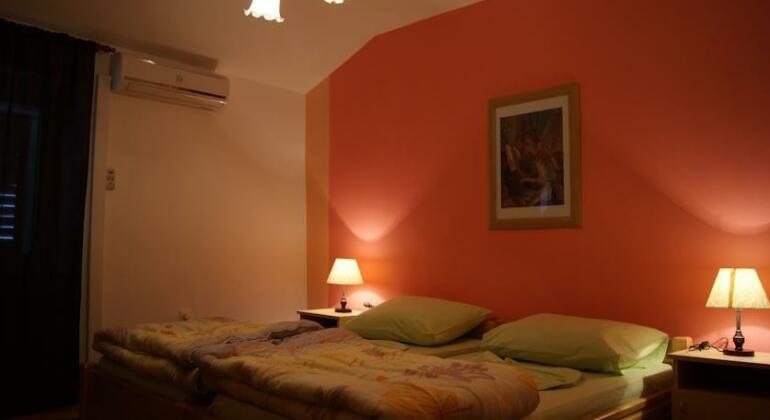 Rog Dogg Rooms - Photo5