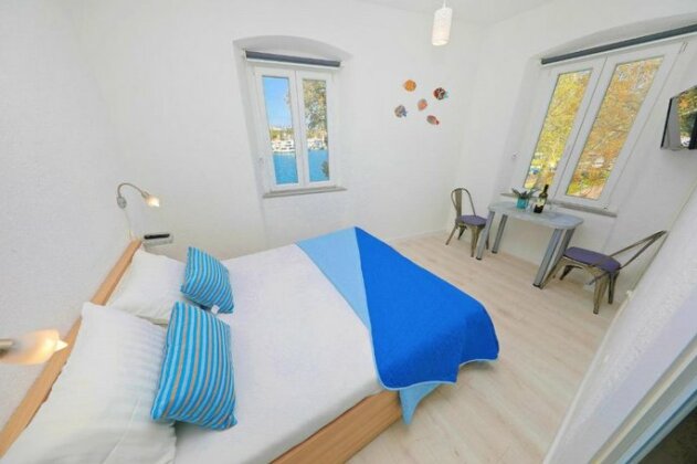 Sea View Studio Apartment - Photo2