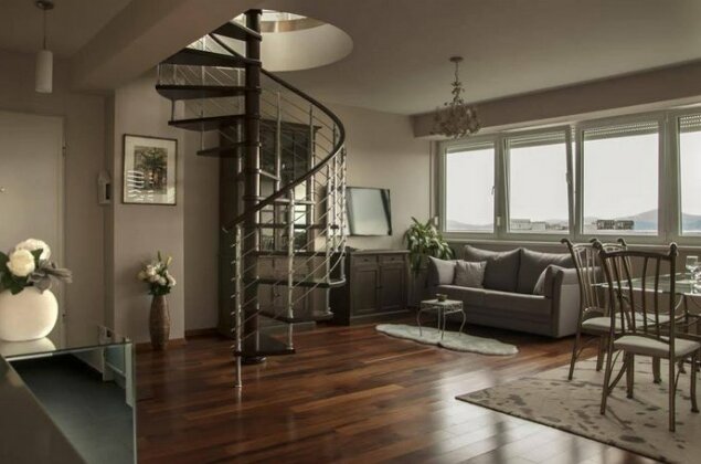 Sunset Penthouse Apartment With Jacuzzi - Photo2