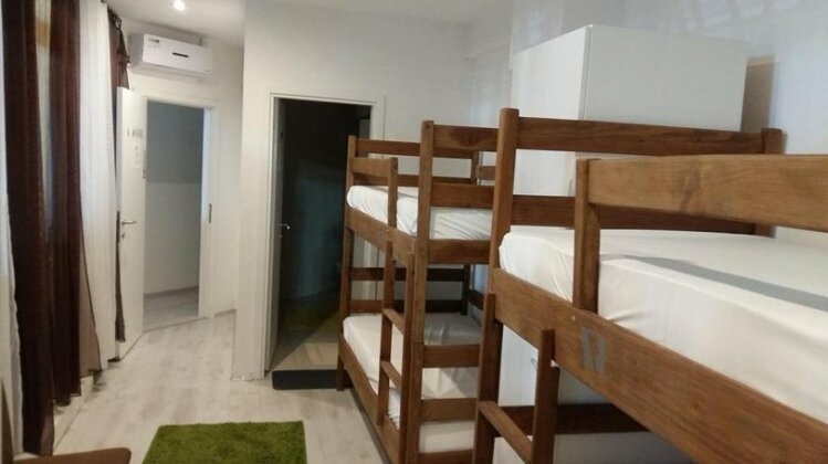 Hostel Poolside Zagreb - Photo4