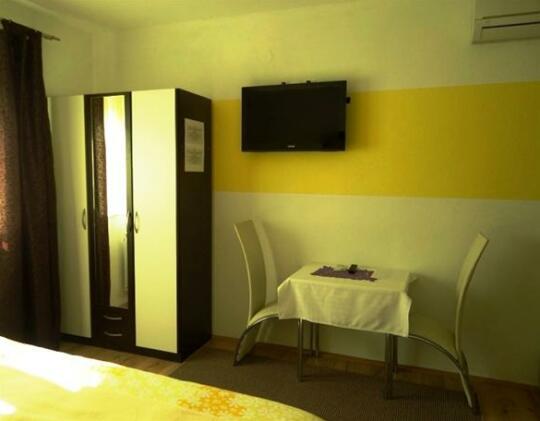 Rooms & Apartments Zagreb - Photo3