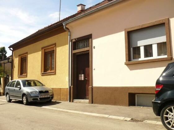Servus-Rooms for rent - Photo3