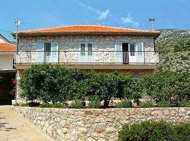 Apartments and Rooms Batos - Photo2
