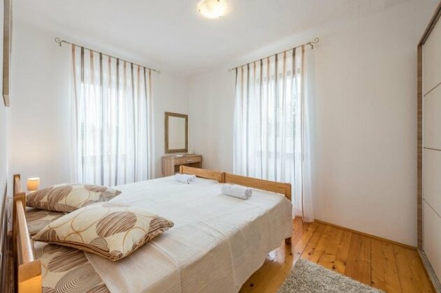 Holiday Home Matesini - Photo5