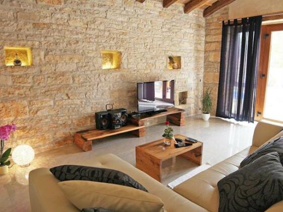 Istrian Holiday Home Zabrezani 66 - Photo4