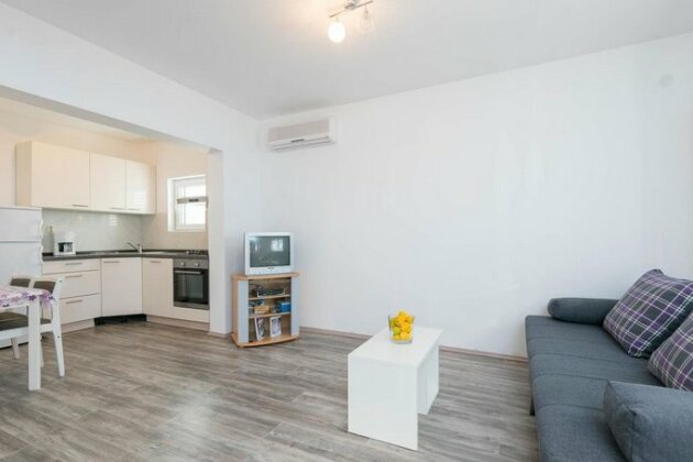 Holiday Home Dingac - Photo3