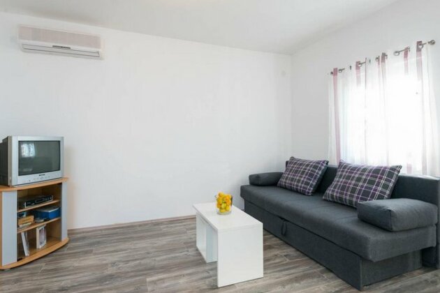 Holiday Home Dingac - Photo4