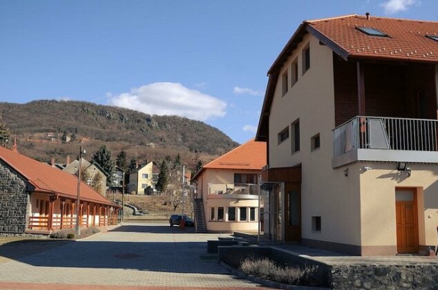 Hotel Halaszkert Badacsony - Photo2