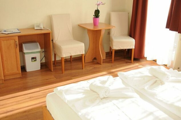 Hotel Halaszkert Badacsony - Photo5