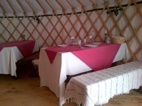 Almond Grove Yurt Hotel - Photo3