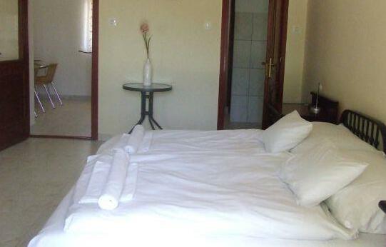 Napsugar Apartman - Photo2