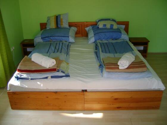 Pipacs Apartmanhaz Balatonboglar - Photo4