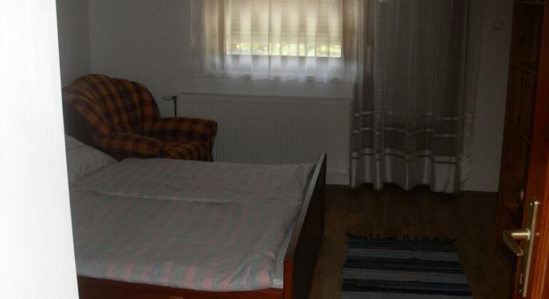 Zoldhaz Apartmanok - Photo2