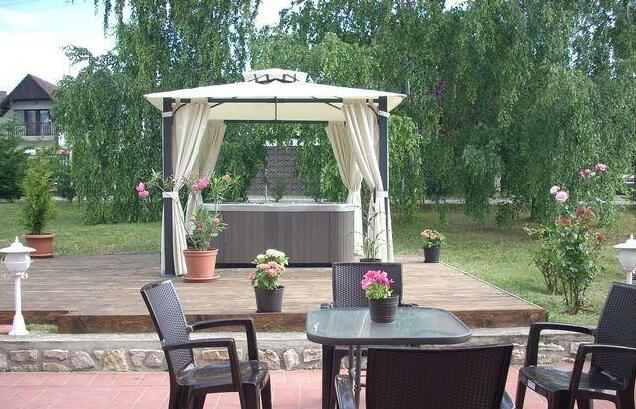 Eden Villa Csaladi Apartmanhaz - Photo4