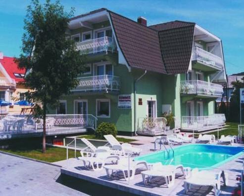 Green Guesthouse Balatonfured - Photo4