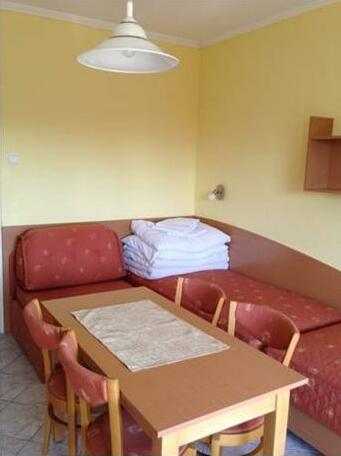 Kosztolanyi Apartmanhaz - Photo2