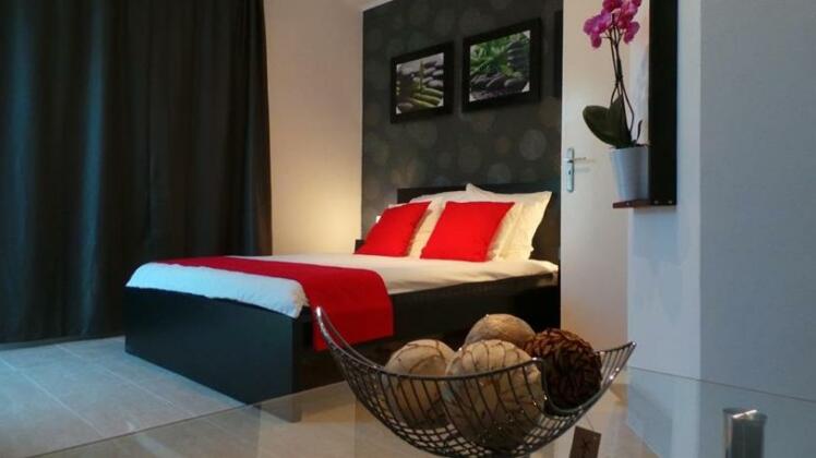 Modern Lux Condo - Photo2
