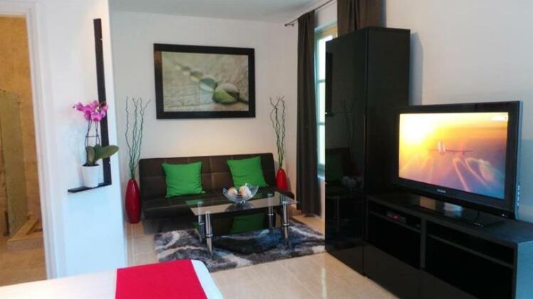 Modern Lux Condo - Photo3
