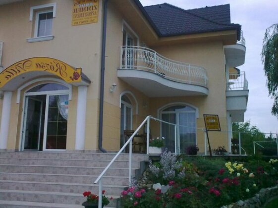 Rozsa Villa - Photo2