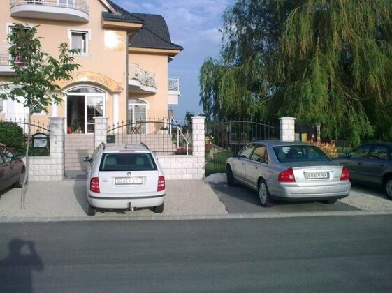 Rozsa Villa - Photo5