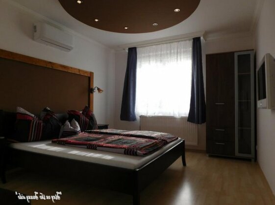 Sunrise Apartmanhaz - Photo3
