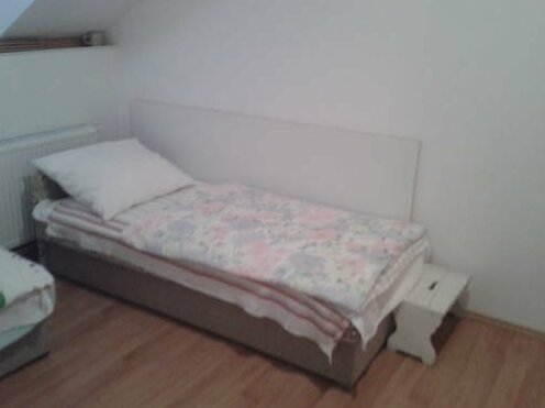Szivarvany Vendeghaz - Photo2