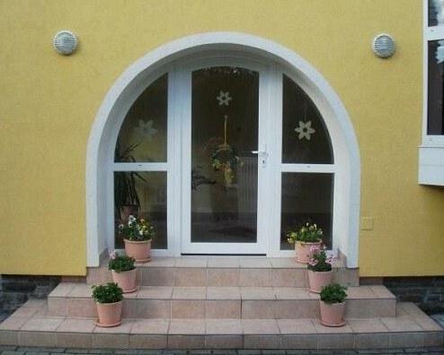 Yellow Apartment House - Photo4