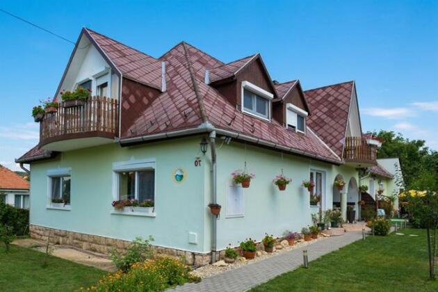 Andrea Apartmanhaz