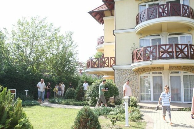 Lelle Park Apartman - Photo2