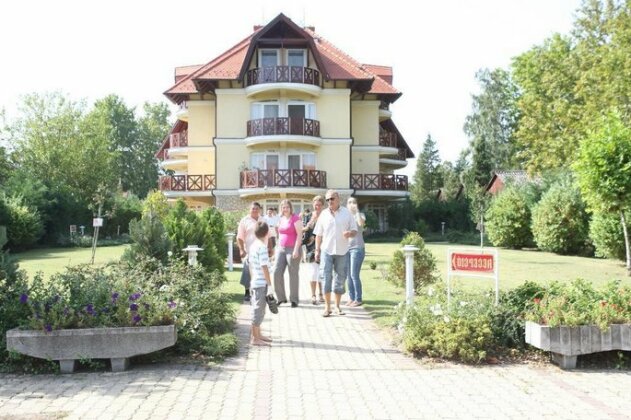 Lelle Park Apartman - Photo3