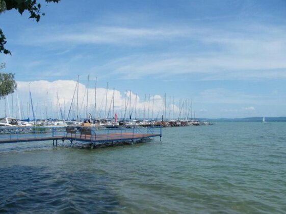 Rozmaring Apartman Balatonlelle - Photo3
