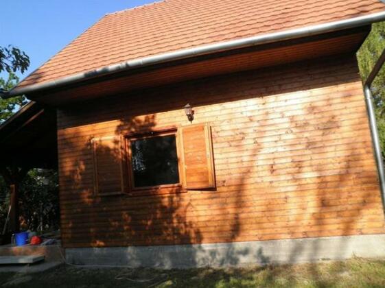 Strand kozeli fahaz Balatonmariafurdo