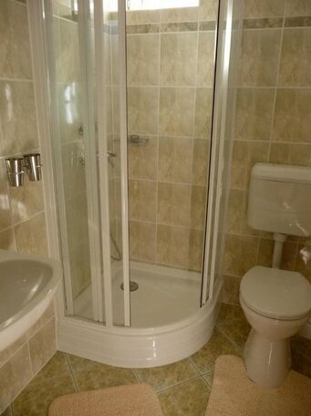 BALATON ART Holiday House - Photo4