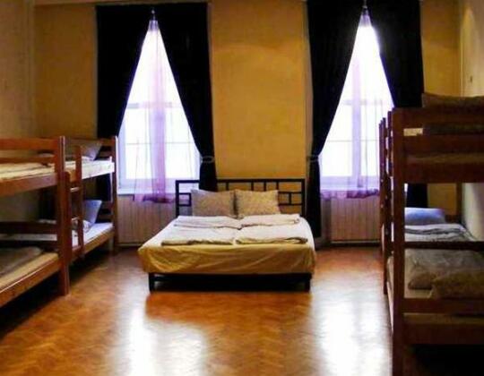 11th Hour Cinema Hostel - Photo3