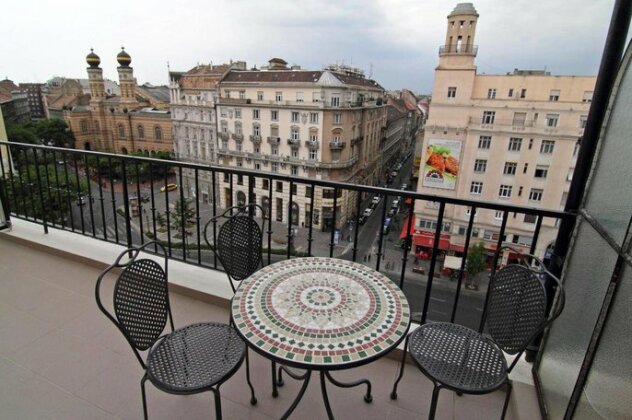 ABT Apartments Karoly - Photo2