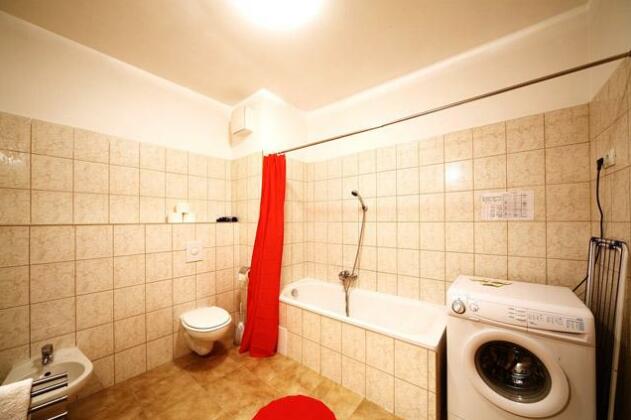 Akacfa Holiday Apartments - Photo5