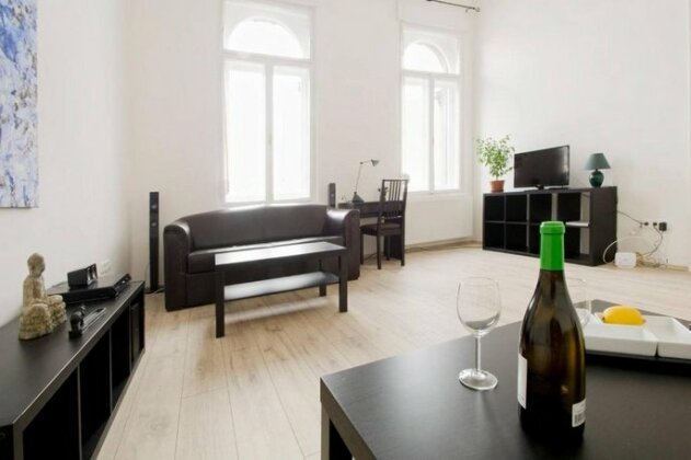 Apartment Andrassy - Photo2