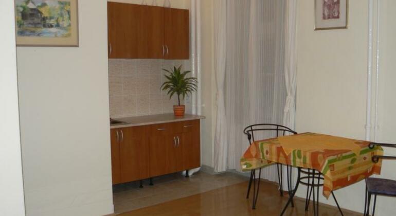 Arbi Apartman Hotel - Photo2