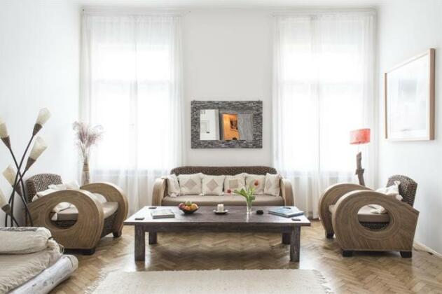 Art-Romantic Luxury Home - Photo3