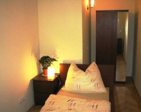 Astoria Economic Apartments - Photo2