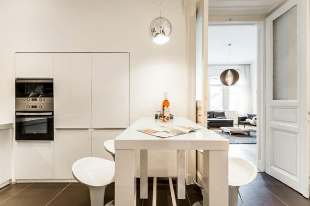BpR Luxe de Noir et Blanc Apartment - Photo5