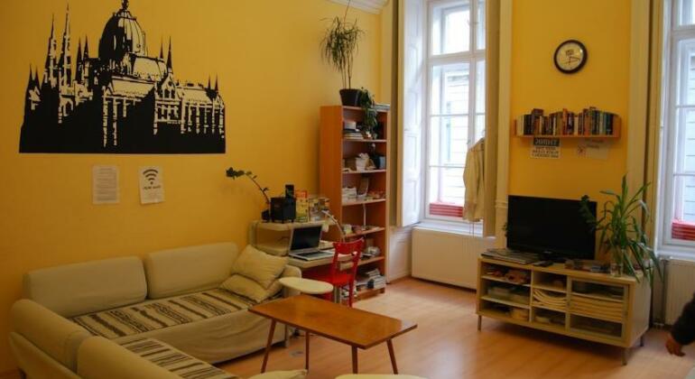 Budapest Centrum Cozy Hostel - Photo3