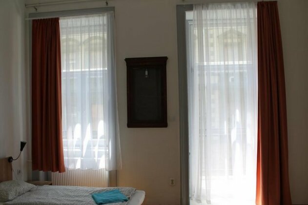 Capital Guesthouse Budapest - Photo2